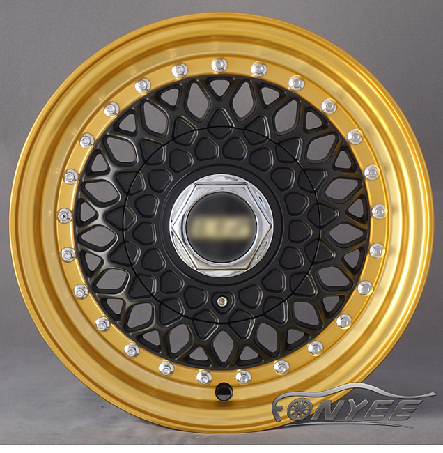 картинка Новые диски BBS RS R13 4X114,3/4X100 ET30 J6 черный глянец + золотая полированная полка магазин  StreetTuning 