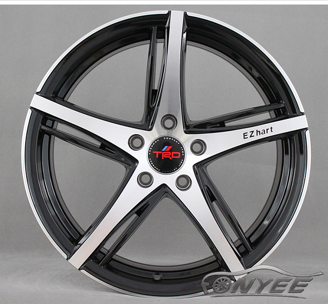 картинка Новые диски Ezhart R18 5x114,3 ET35 J8 черный мат + серебро магазин  StreetTuning 