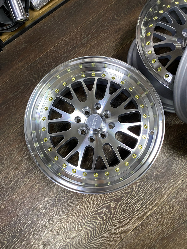 картинка Новые диски ESM 007 R16 J7 ET30 4X100x114.3 от магазина  StreetTuning