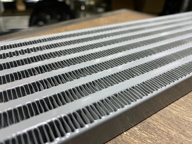 картинка Радиатор АКПП TC-809 аналог AW30199F0B от Mazda CX, боковая подводка магазин  StreetTuning 