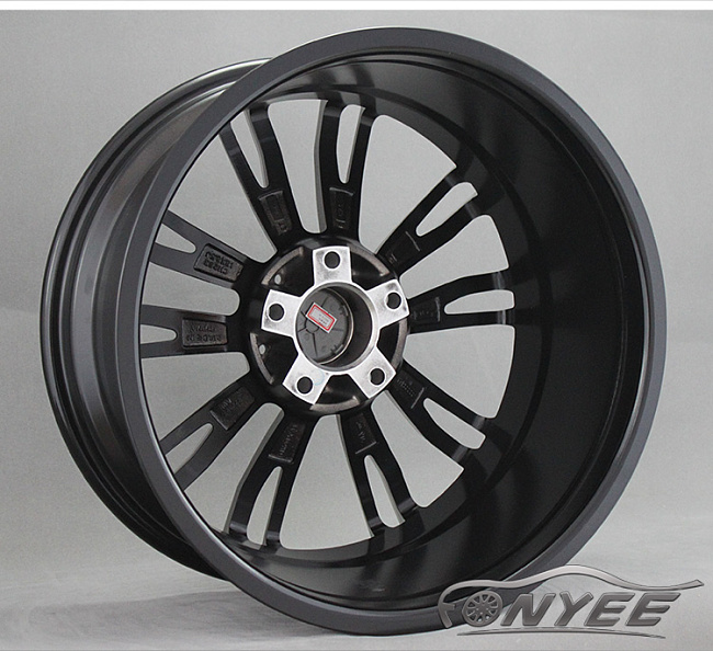 картинка Новые диски BMW A01M R18 5x120 ET32 J8,5 Черный + серебро магазин  StreetTuning 