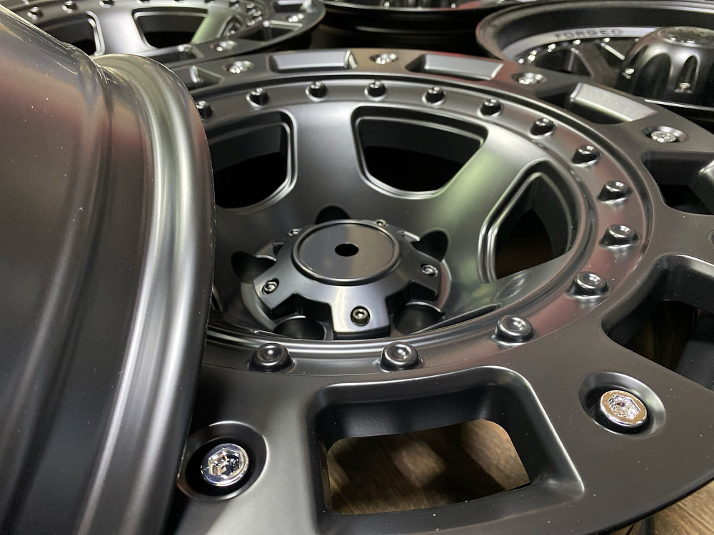 картинка Новые диски Black Rhino CINCO GLOSS BLACK R17 J9 ET -12 5X127 от магазина  StreetTuning