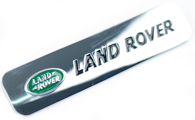 картинка Шильдик в решетку радиатора с логотипом "Land Rover" магазин  StreetTuning 