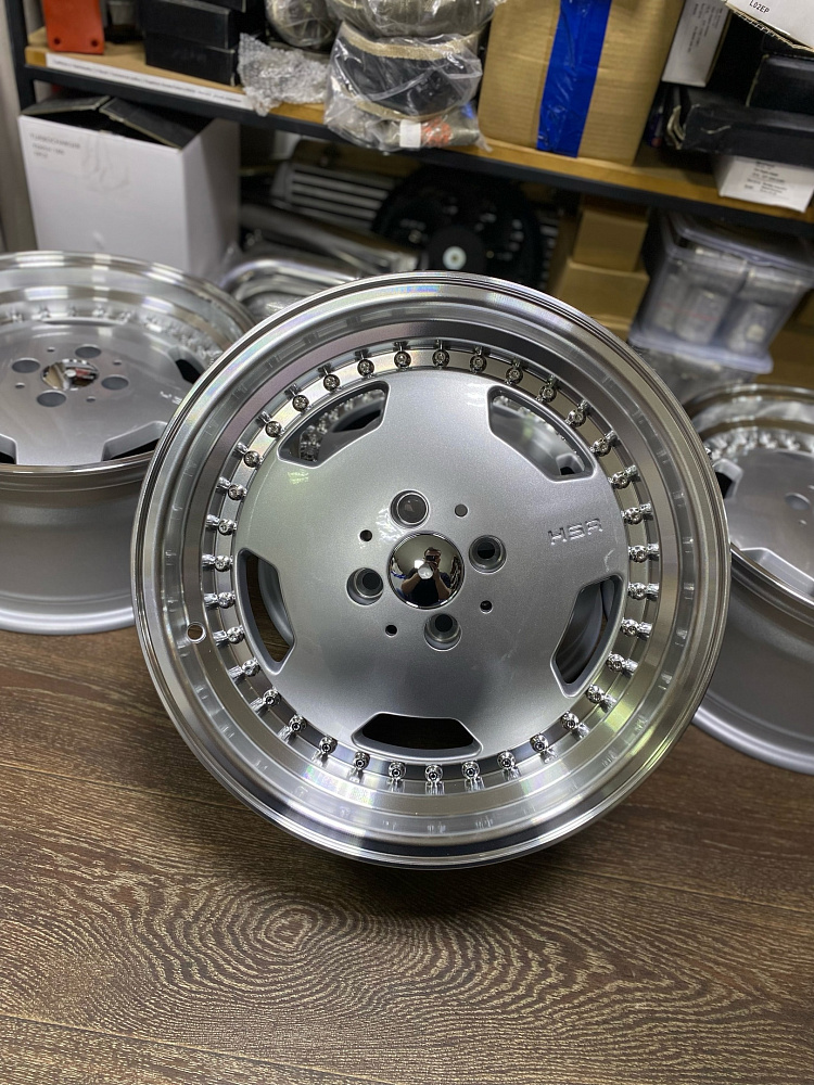 картинка Новые диски HSR R16 J8 ET25 от магазина  StreetTuning