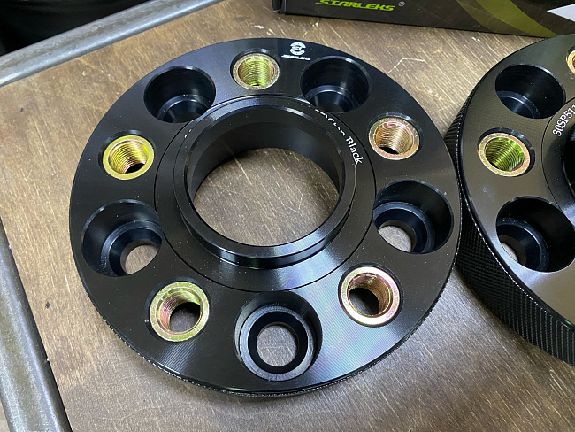 картинка Проставка Starleks 30 мм 5x112, FUT15x1.25 цо 66,6 Black магазин  StreetTuning 