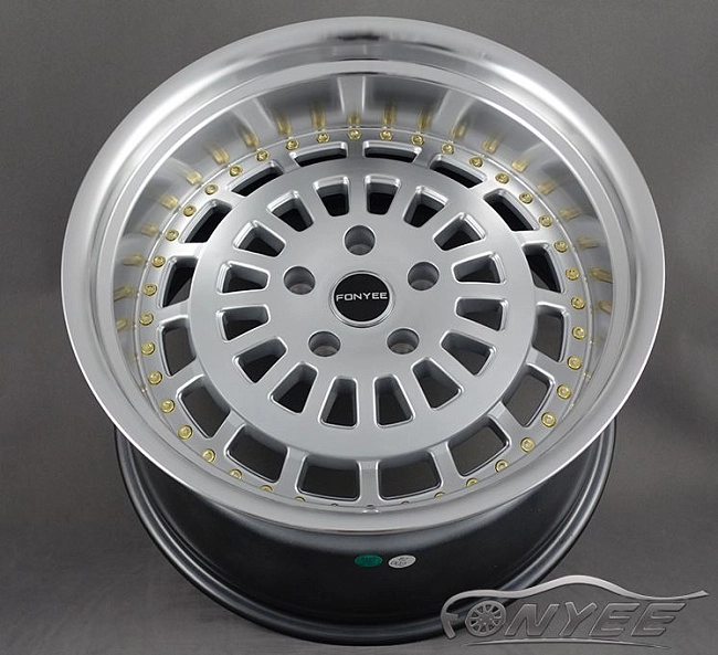 картинка Новые диски ESM 015 R19 5x120 ET25 J9,5 серебро + золотистые болтики магазин  StreetTuning 