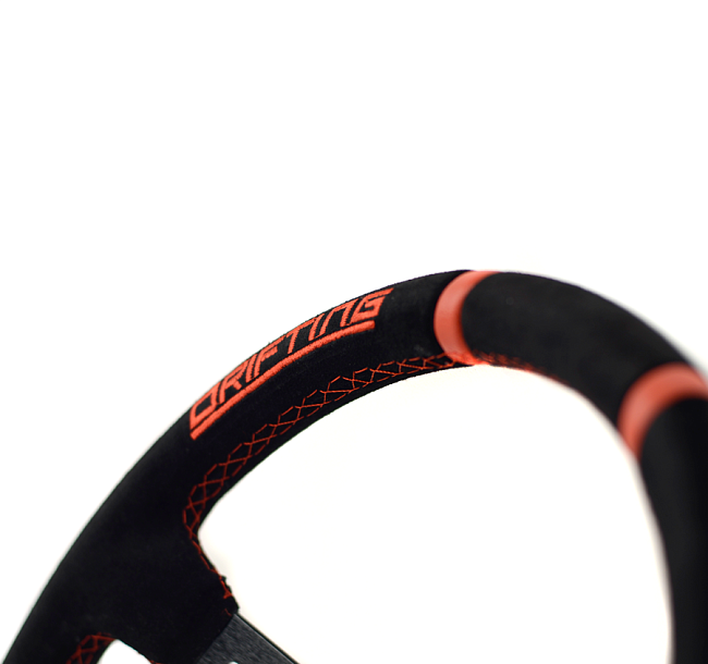 картинка Спортивный руль MOMO Style, замшевый с красными вставками магазин  StreetTuning 