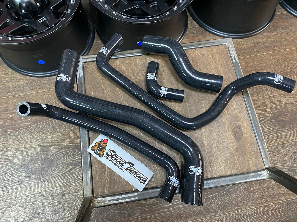 картинка Патрубки системы охлаждения и радиатора Toyota Levin 101 / 111 4a-7aFE, черные от магазина  StreetTuning