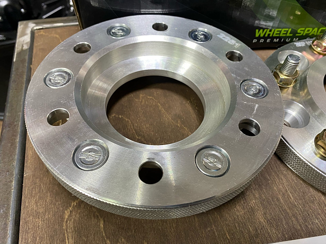 картинка Проставка Starleks 20 мм 6x139.7 12x1.5 цо 106 - РФ магазин  StreetTuning 