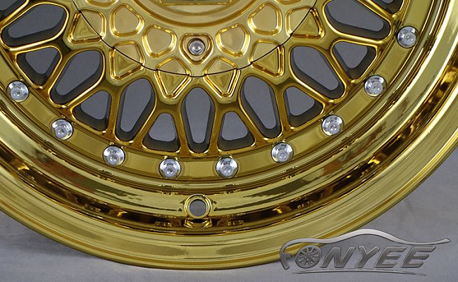 картинка Новые диски BBS RS R17 5X114,3/4X114,3 ET30 J8,5 золото хром + серебристые болтики магазин  StreetTuning 