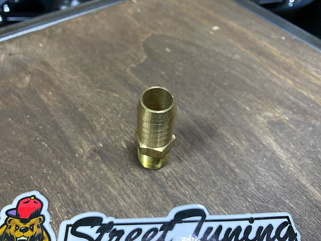 картинка Фитинг-штуцер под шланг 16 мм - резьба m16 латунь магазин  StreetTuning 