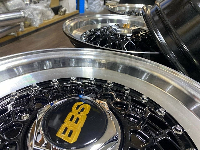 картинка Новые диски BBS RS R13 J6 ET25 4x100/4x114.3 , черные + полировка магазин  StreetTuning 