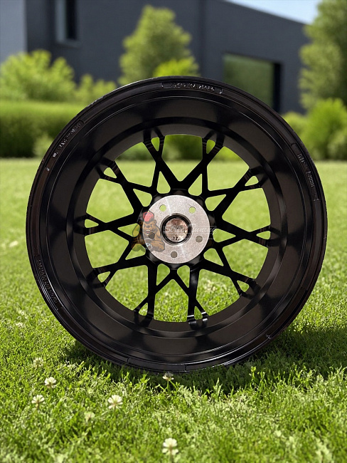 картинка Новые диски HRE FF10 R19 J8.5 ET35 5X112 черные магазин  StreetTuning 