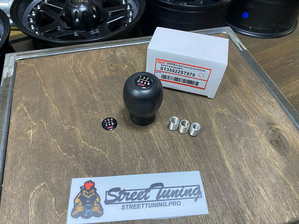 картинка Ручка КПП STI для Subaru OEM: ST35022ST070 "черная" 5-6MKПП тип 2 от магазина  StreetTuning