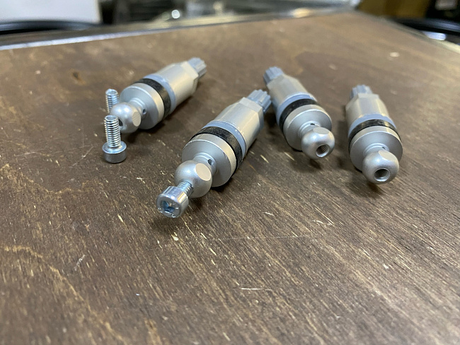 картинка Ниппели (вентили) под датчик, разборные TPMS-14, серые, 4 шт магазин  StreetTuning 