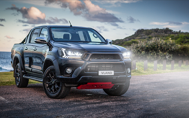 картинка Передние фары для Toyota Hilux pick up 2015+ магазин  StreetTuning 