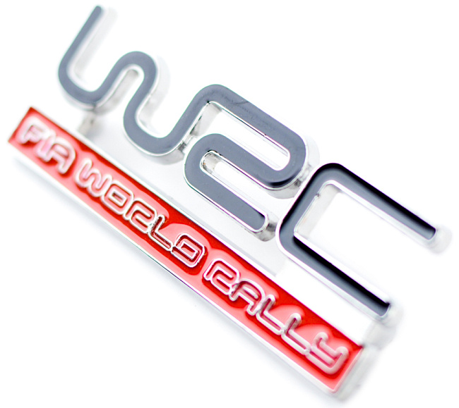 картинка Шильдик в решетку радиатора с логотипом "WRS" магазин  StreetTuning 