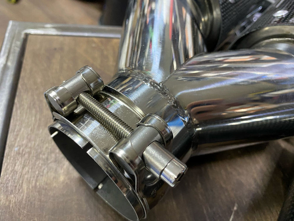 картинка Насадки на глушитель Akrapovic Style двойные комплект- 2 шт 63х89 мм от магазина  StreetTuning