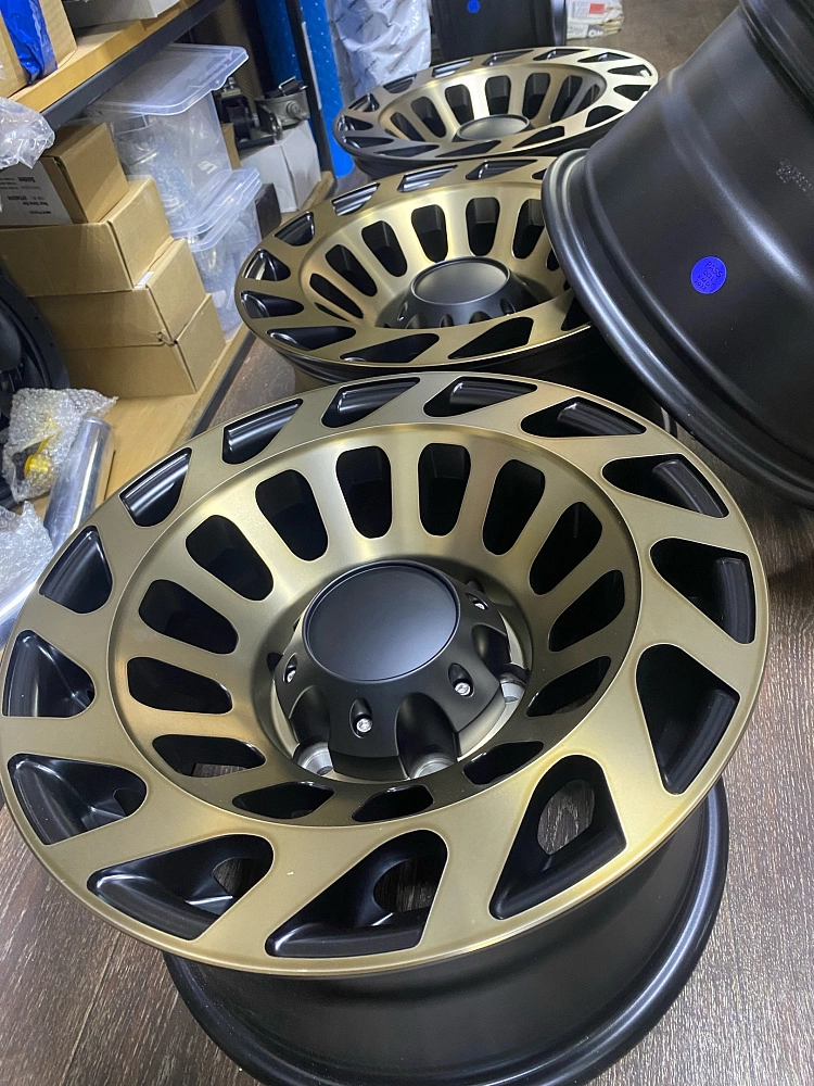 картинка Новые диски Black Rhino Madness R15 J8 ET (-10) 6X139.7 ЦО 108 от магазина  StreetTuning