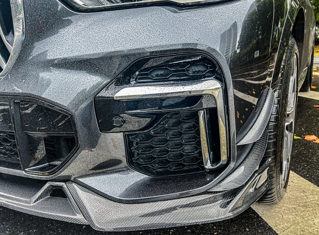 картинка Сплиттер (губа) на передний бампер для BMW X5 G05 M50i , карбон глянец магазин  StreetTuning 
