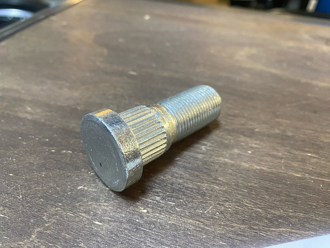 картинка Шпилька Starleks на газель, передняя D-20.9 mm,18х1.5, резьба 30 мм магазин  StreetTuning 