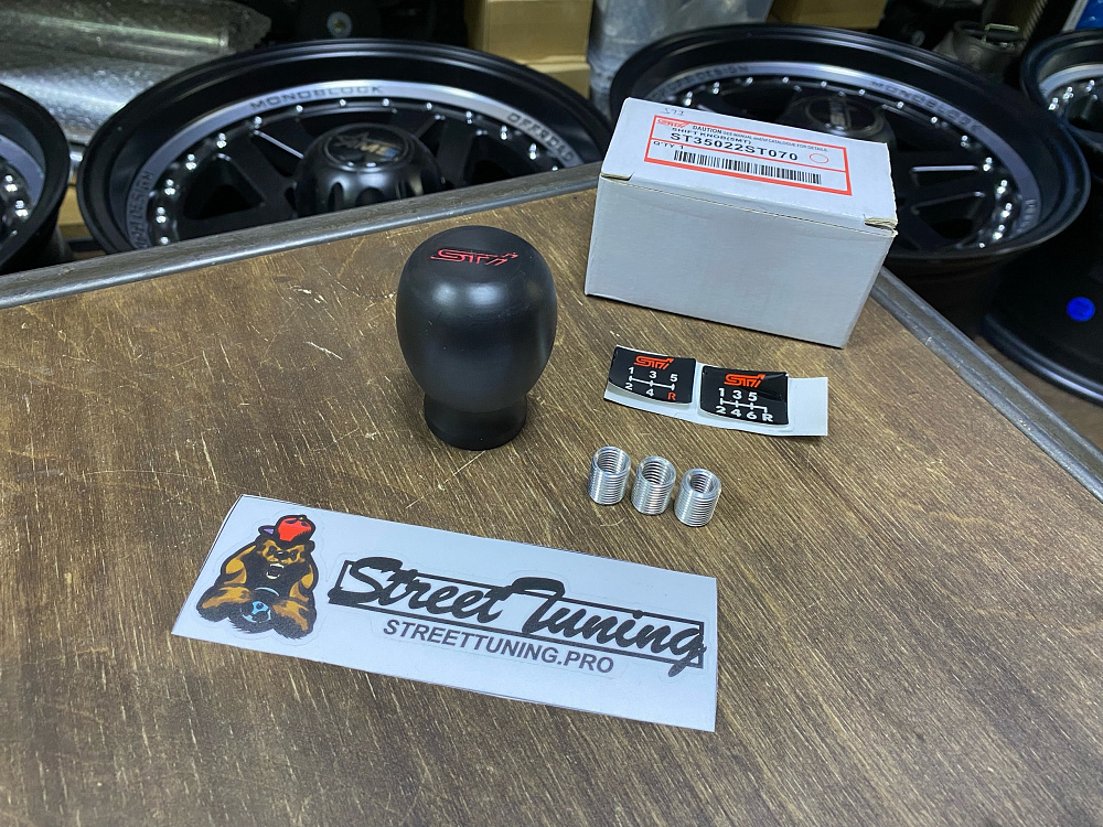 картинка Ручка КПП STI для Subaru OEM: ST35022ST070 "черная" 5-6MKПП от магазина  StreetTuning