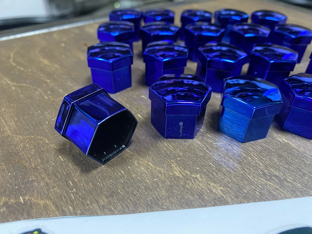 картинка Декоративные колпачки для колесных гаек и болтов под 17 й ключ, темно синие от магазина  StreetTuning