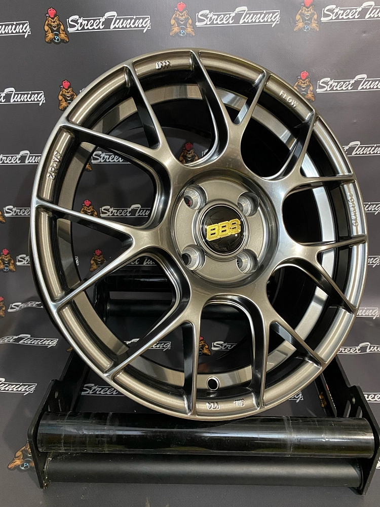 картинка Новые диски BBS R15 J6.5 ET38 4X100, Hyper Black от магазина  StreetTuning