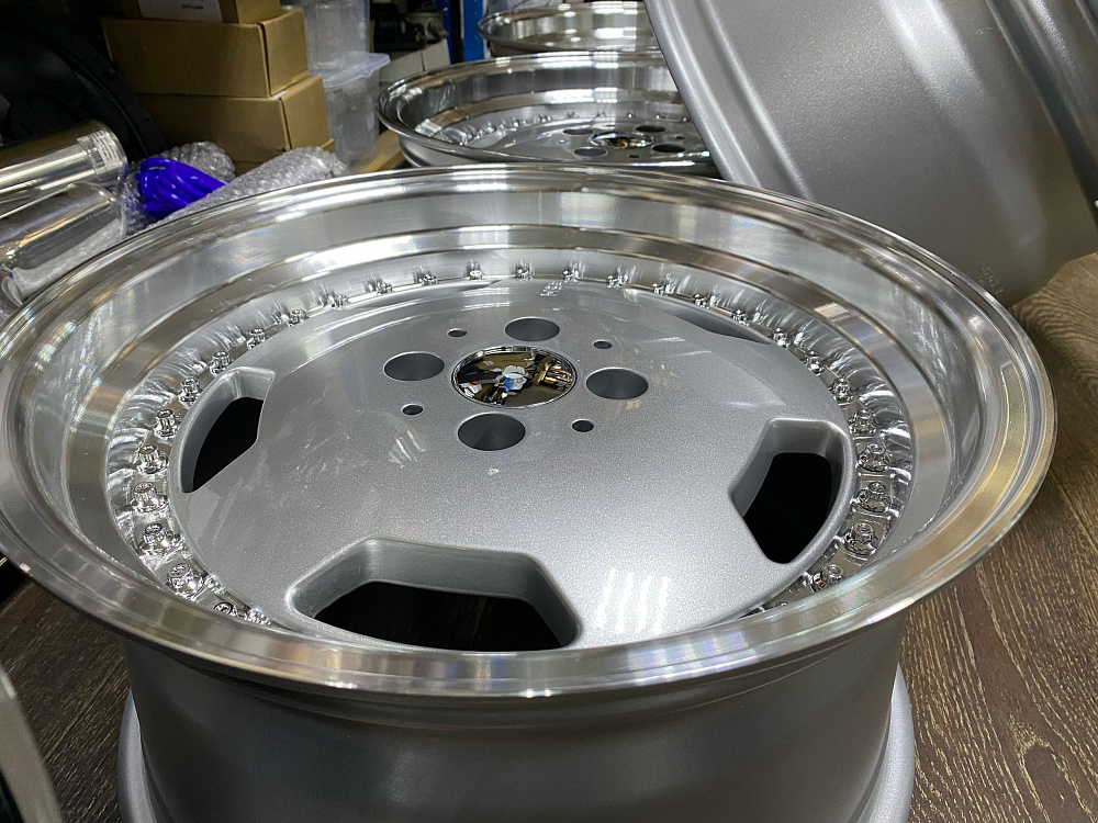 картинка Новые диски HSR R16 J8 ET25 от магазина  StreetTuning