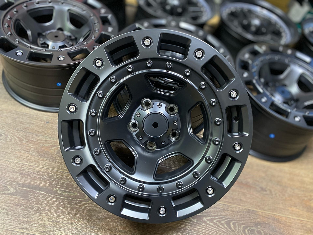 картинка Новые диски Black Rhino CINCO GLOSS BLACK R17 J9 ET -12 5X127 от магазина  StreetTuning