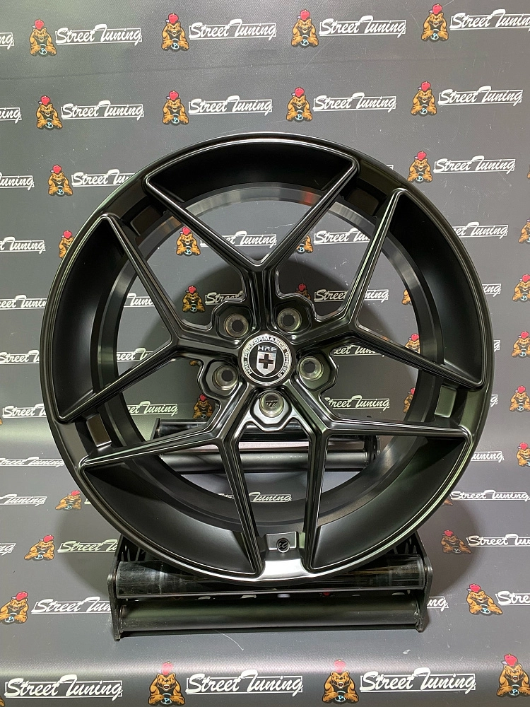 картинка Новые диски HRE FF11 Flow Forming R18 J8 ET35 5X108, Black Mat от магазина  StreetTuning