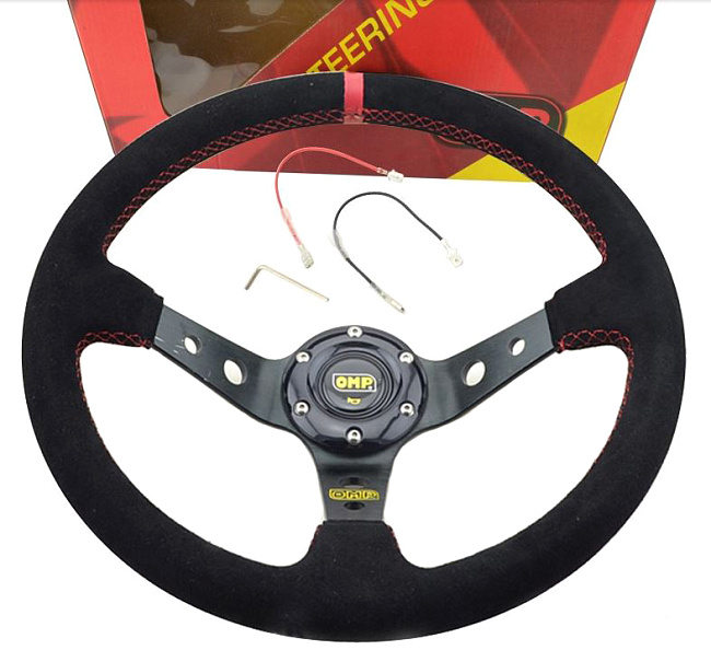 картинка Спортивный руль OMP Style замшевый c красной вставкой магазин  StreetTuning 