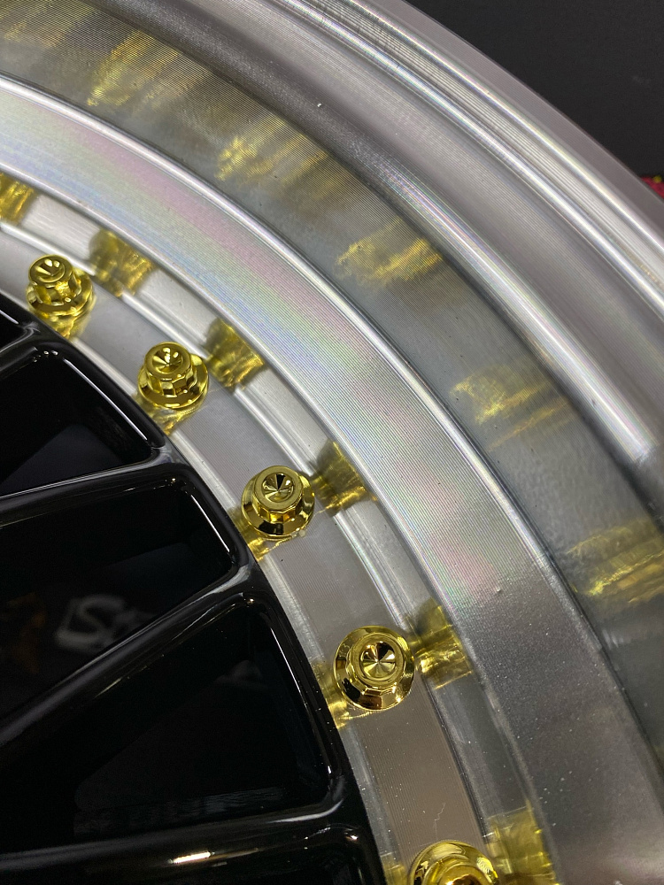 картинка Новые диски BBS RS R16 J7.5 ET30 4x100/114,3 Black + Silver от магазина  StreetTuning