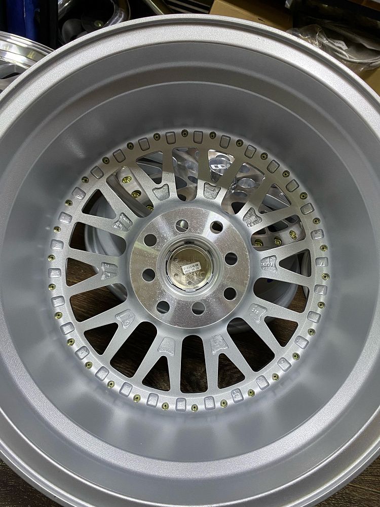 картинка Новые диски ESM 007 R16 J7 ET30 4X100x114.3 от магазина  StreetTuning