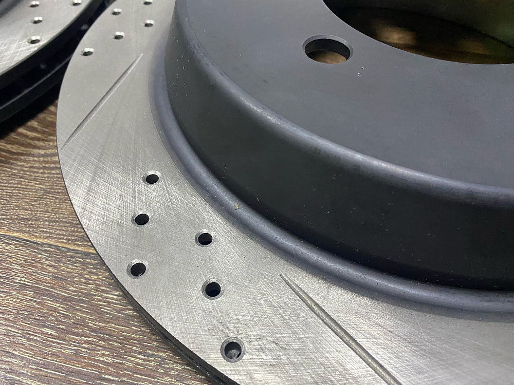 картинка Тормозная система StreetTuning для Toyota LC200, Lexus LX570 от магазина  StreetTuning