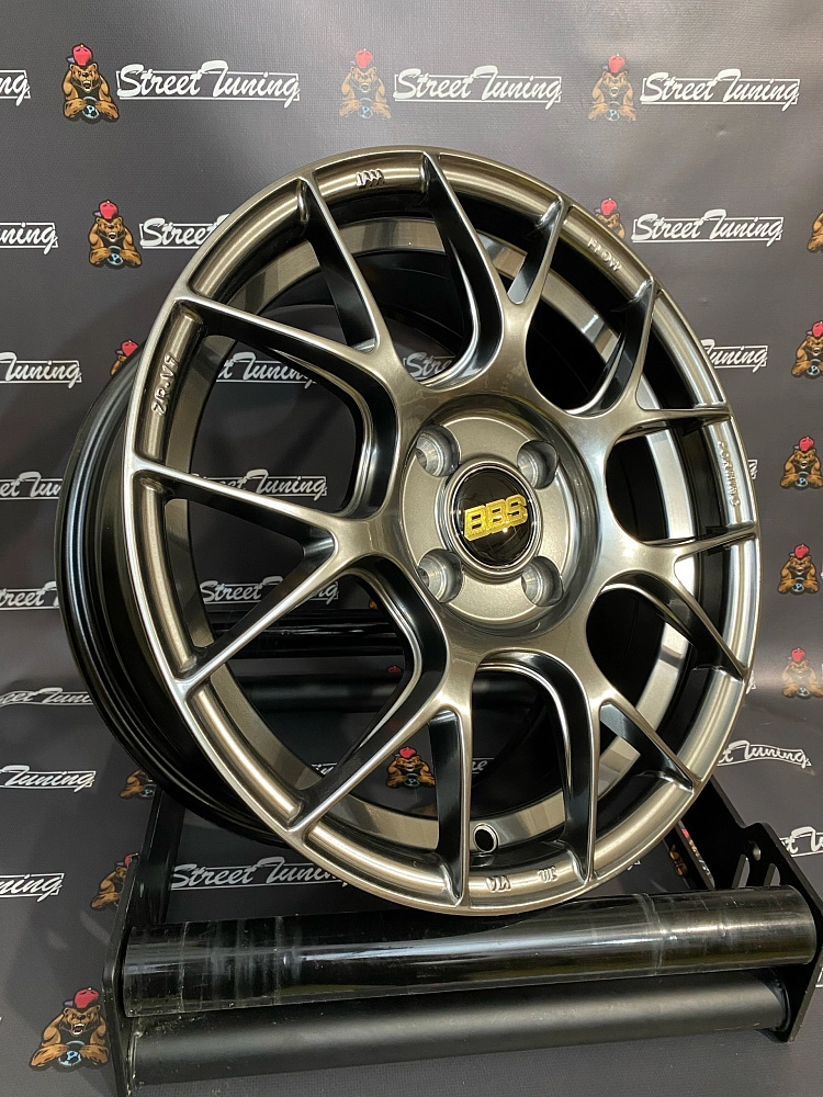 картинка Новые диски BBS R15 J6.5 ET38 4X100, Hyper Black от магазина  StreetTuning