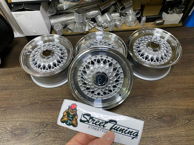 картинка Новые диски BBS RS R13 J6 ET25 4x100/4x114.3 , серебро + полировка магазин  StreetTuning 