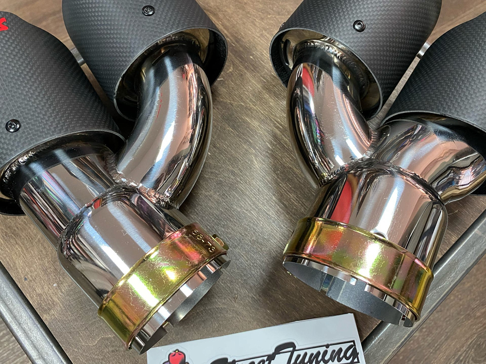 картинка Насадки на глушитель Akrapovic Style двойные комплект- 2 шт BMW G30 M5 от магазина  StreetTuning
