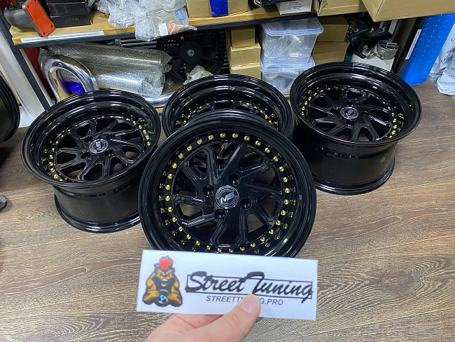 картинка Новые диски MS R15 J9 ET25 4X100, черный глянец магазин  StreetTuning 