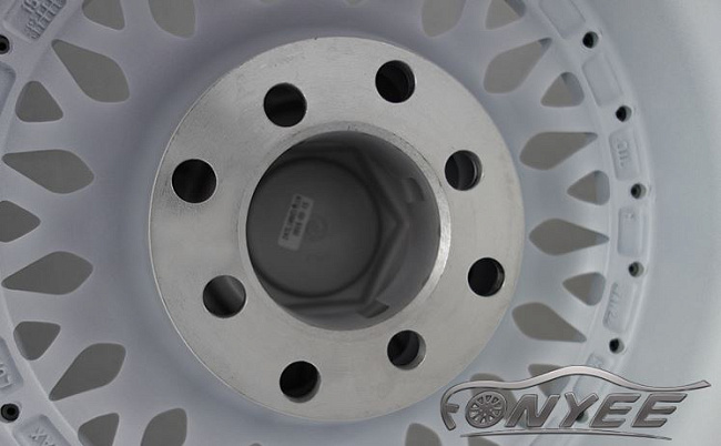 картинка Новые диски BBS RS R13 4X100/4X114,3 ET25 J6 белый глянец + золотистые болтики магазин  StreetTuning 