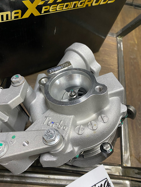 картинка Турбина MaXpeedingrods для Land Cruiser 200, 1VD-FTV 17201-51020 RH магазин  StreetTuning 