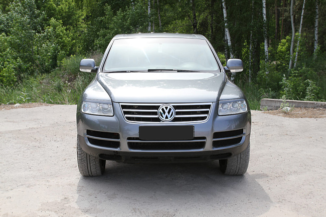 картинка Volkswagen  Touareg 2002—2006 Накладки на передние фары (реснички) компл.-2 шт. магазин  StreetTuning 