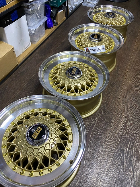 картинка Новые диски BBS RS R14 J6,5 ET25 4x100/4x114.3 , золото + полировка магазин  StreetTuning 