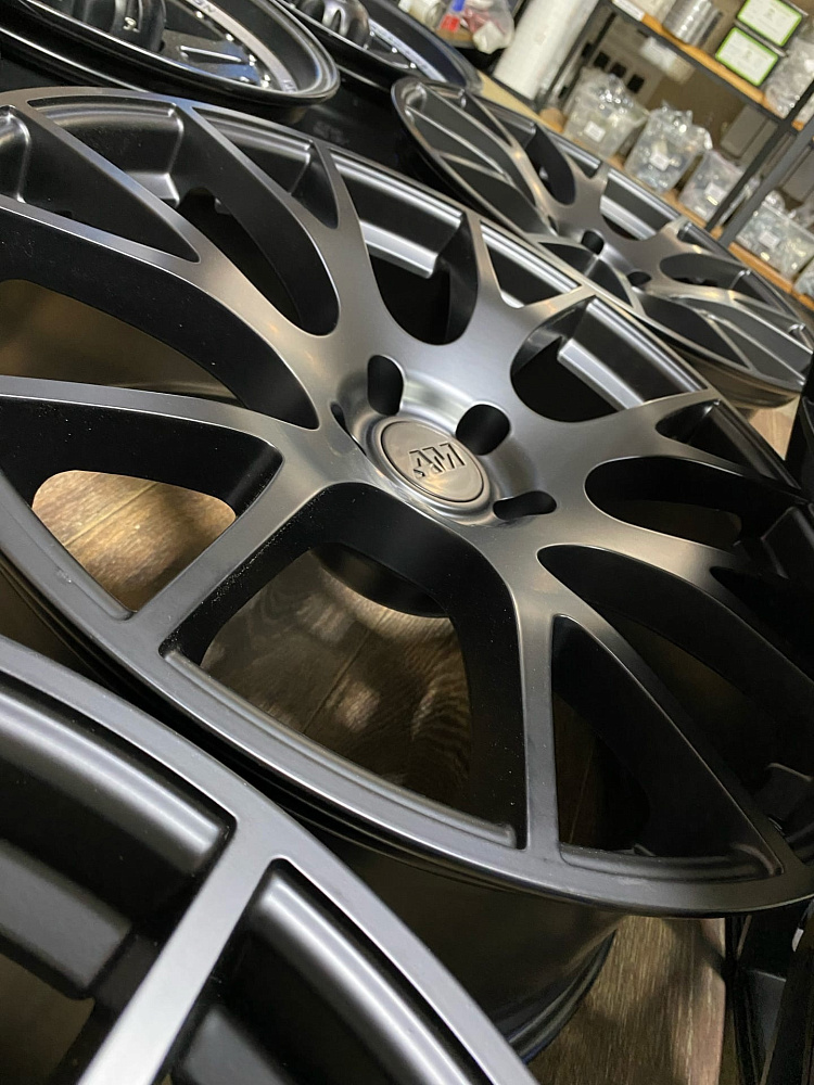 картинка Новые диски Hellcat SRT Syle R20 J9 ET18 5X115 черный мат от магазина  StreetTuning