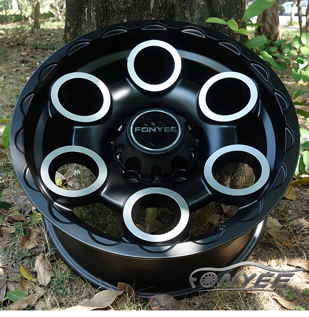 картинка Новые диски Black Rhino Magnus R16 6X139,7 ET10 J8 черный мат + серебро магазин  StreetTuning 