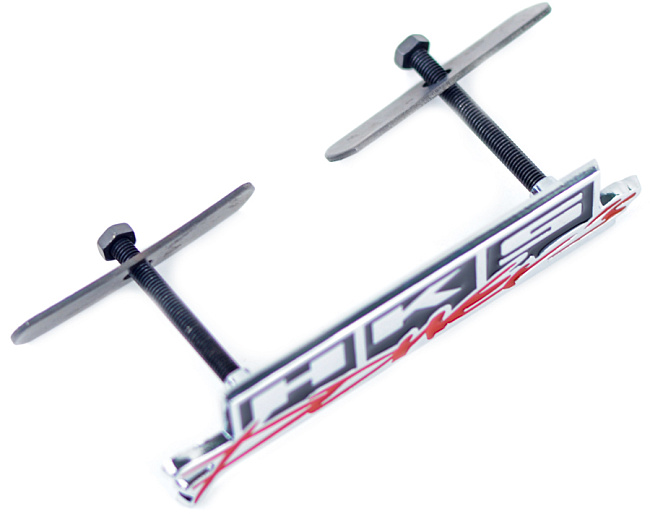 картинка Шильдик в решетку радиатора с логотипом "NKS Power" магазин  StreetTuning 