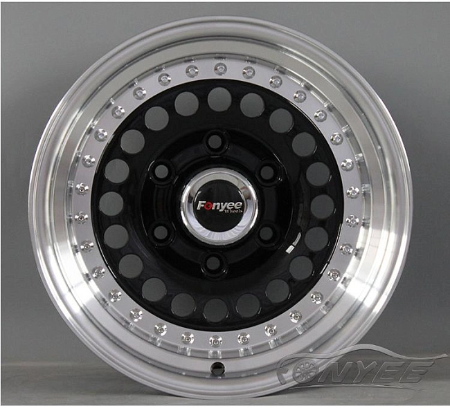 картинка Новые диски Raguna D-Force AKRO R15 6X139,7 ET-44 J10 серебро + черный глянец магазин  StreetTuning 