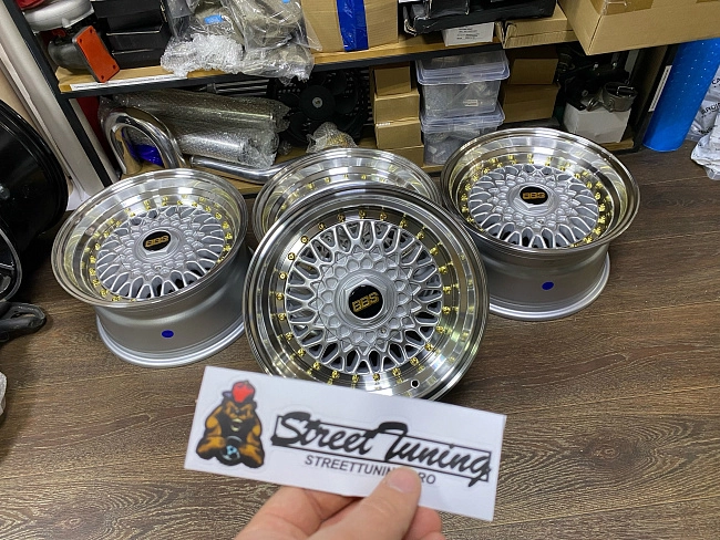 картинка Новые диски BBS RS R15 J8 ET20 4x100/114.3 серебро магазин  StreetTuning 