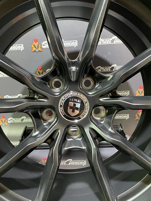 картинка Новые диски HRE DQ015 Flow Forming R18 J8 ET35 5X108 Black Mat магазин  StreetTuning 