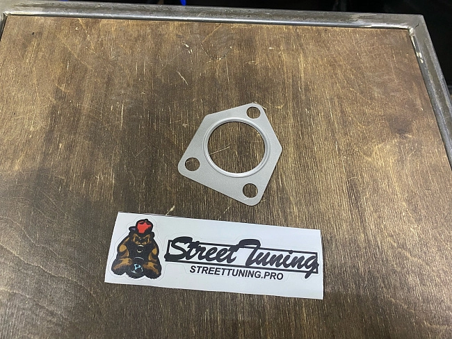 картинка Прокладка под турбину 11622244515 для BMW E36, E46, E39, X5 E53 магазин  StreetTuning 